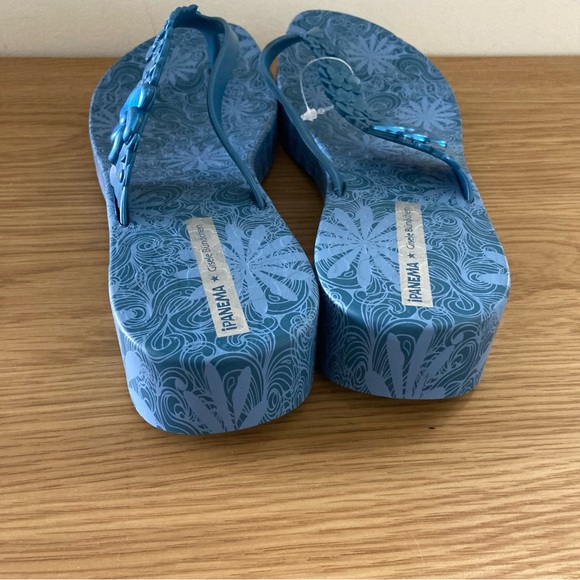 Ipanema by Gisele Bundchen Size 10 Thong Sandals - NWOT - Picture 3 of 8